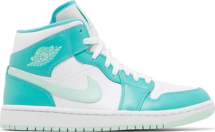 נעלי סניקרס Wmns Air Jordan 1 Mid 'Marine Green' של המותג נייקי בצבע לבן עשויות עוֹר