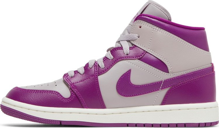 Wmns Air Jordan 1 Mid 'Magenta'