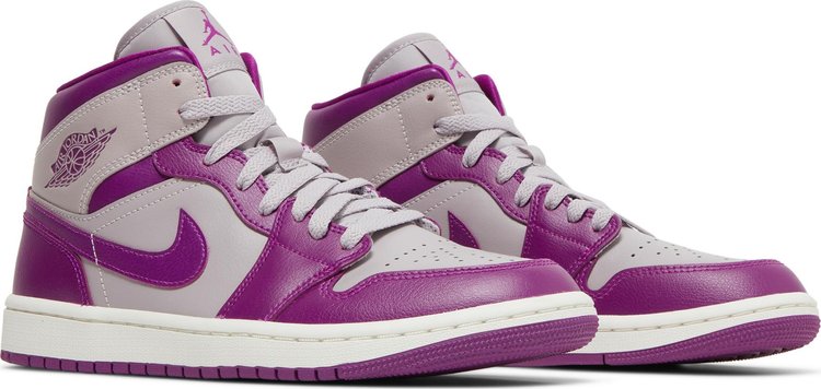 Wmns Air Jordan 1 Mid 'Magenta'