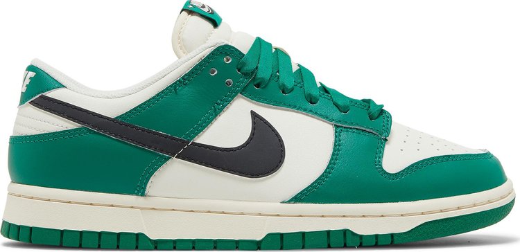 נעלי סניקרס Dunk Low SE 'Lottery Pack - Malachite' של המותג נייקי בצבע ירוק עשויות עוֹר