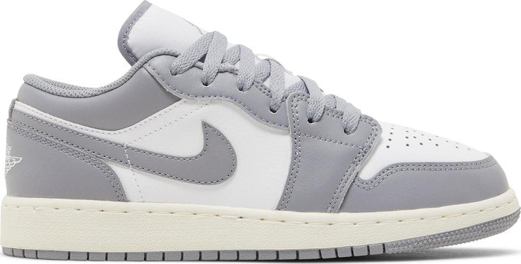 נעלי סניקרס Air Jordan 1 Low GS 'Vintage Grey' של המותג נייקי בצבע אפור עשויות עוֹר