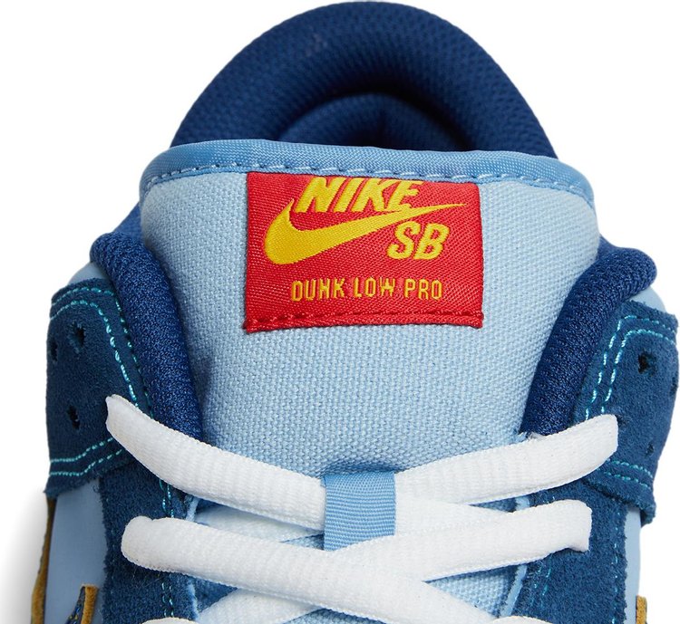 למה כל כך עצוב? x Dunk Low SB 'הציפור הטורפת'