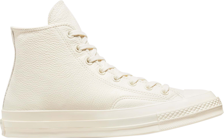 נעלי סניקרס Chuck 70 High 'Tonal Leather - Egret' של המותג קונברס אולסטאר בצבע קרם עשויות עוֹר