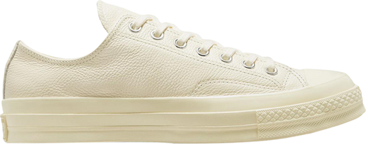 נעלי סניקרס Chuck 70 Mono Leather Low 'Summer - Egret' של המותג קונברס אולסטאר בצבע קרם עשויות עוֹר