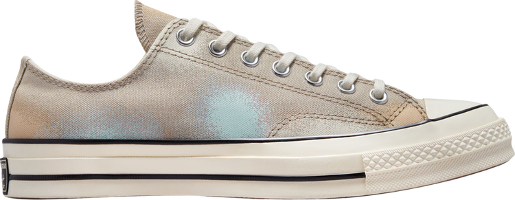 נעלי סניקרס Chuck 70 Low 'Spray Paint - Beach Stone' של המותג קונברס אולסטאר בצבע אפור עשויות בַּד