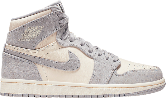 נעלי סניקרס Wmns Air Jordan 1 High Premium 'Atmosphere Grey' של המותג נייקי בצבע קרם עשויות עוֹר