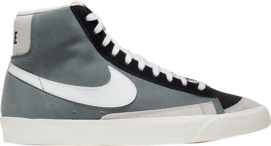 נעלי סניקרס Blazer Mid 77 Vintage 'Cool Grey Black' של המותג נייקי בצבע אפור עשויות עור (זמש)