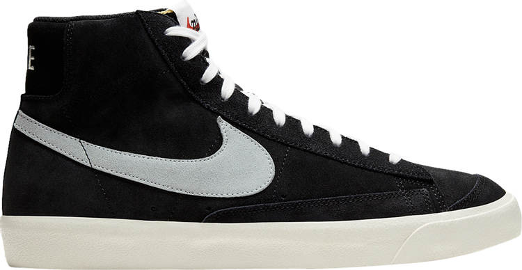 נעלי סניקרס Blazer Mid 77 'Black Suede' של המותג נייקי בצבע שָׁחוֹר עשויות 