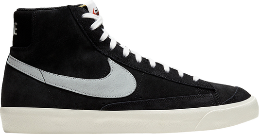 נעלי סניקרס Blazer Mid 77 'Black Suede' של המותג נייקי בצבע שָׁחוֹר עשויות 