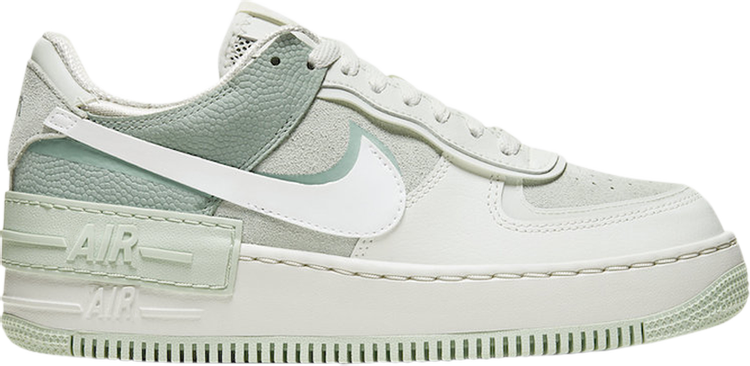 נעלי סניקרס Wmns Air Force 1 Shadow 'Pistachio Frost' של המותג נייקי בצבע ירוק עשויות עוֹר