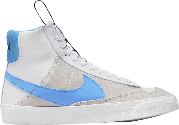 נעלי סניקרס Blazer Mid '77 SE GS 'Dance - White University Blue' של המותג נייקי בצבע לבן עשויות עוֹר