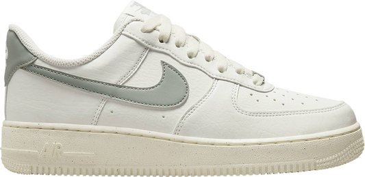 נעלי סניקרס Wmns Air Force 1 '07 Next Nature 'Sail Mica Green' של המותג נייקי בצבע קרם עשויות עוֹר