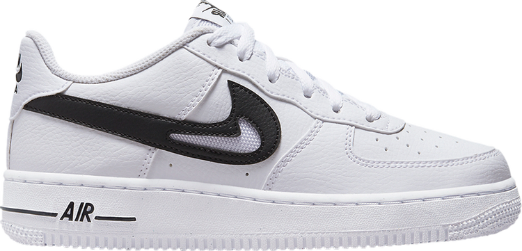 נעלי סניקרס Air Force 1 '07 GS 'Cut Out Swoosh - White Black' של המותג נייקי בצבע לבן עשויות עוֹר