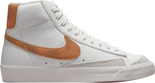 נעלי סניקרס Wmns Blazer Mid '77 'Mars Stone' של המותג נייקי בצבע לבן עשויות עוֹר
