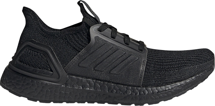 נעלי סניקרס Wmns UltraBoost 19 'Triple Black' של המותג אדידס בצבע שָׁחוֹר עשויות ניילון פוליאסטר Primeknit 360