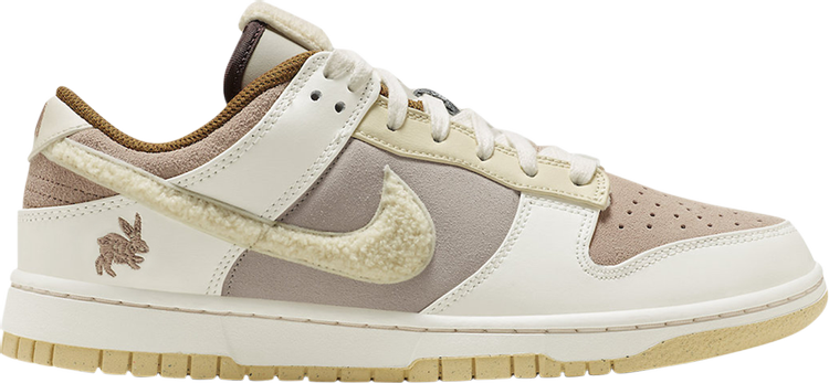 נעלי סניקרס Dunk Low 'Year of the Rabbit - Fossil Stone' של המותג נייקי בצבע חום עשויות עוֹר