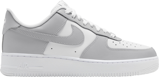 נעלי סניקרס Air Force 1 '07 'Wolf Grey White' של המותג נייקי בצבע לבן עשויות עוֹר