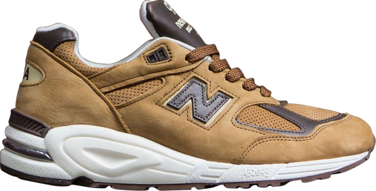 נעלי סניקרס 990v2 Made in USA 'Tawny Brown' של המותג ניו באלאנס בצבע חום עשויות עור (זמש)