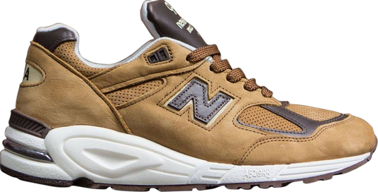 נעלי סניקרס 990v2 Made in USA 'Tawny Brown' של המותג ניו באלאנס בצבע חום עשויות עור (זמש)